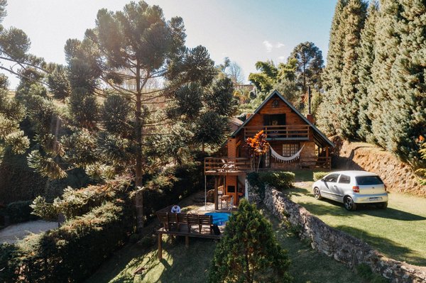 Comment trouver une location de vacances en Dordogne avec des ateliers de cuisine périgourdine et des visites de vignobles?